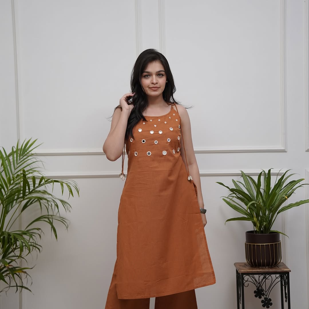 Zoktraa Two-Piece Kurti with Pant Set